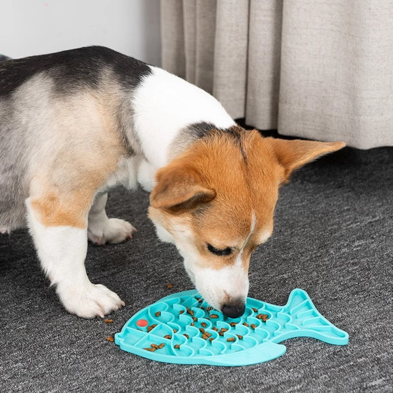 Fish-Shaped Silicone Lick Mat for Dogs