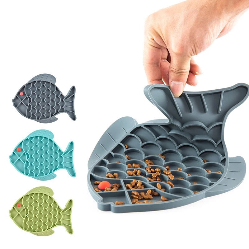 Fish-Shaped Silicone Lick Mat for Dogs