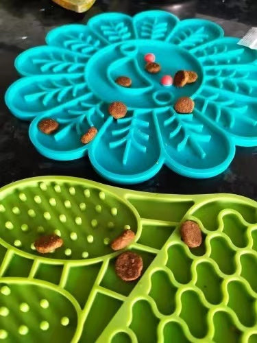 Ciotola Leccatoio in Silicone a Forma di Pesce per Cani