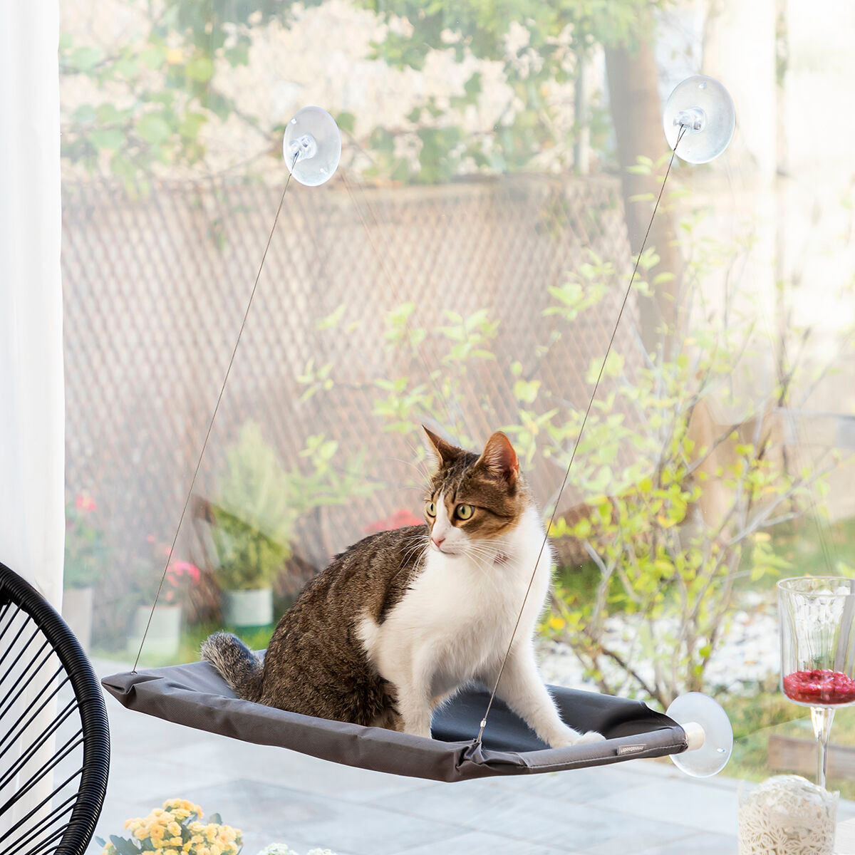Catlax InnovaGoods Hanging Cat Hammock - With Suction Cups for Windows